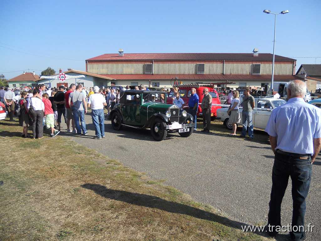 2011_rustenhart (133).jpg - 02/10/2011 - 68740 RUSTENHART 31ème Randonnée Internationale des Vendanges - Le défilé - MATHIS